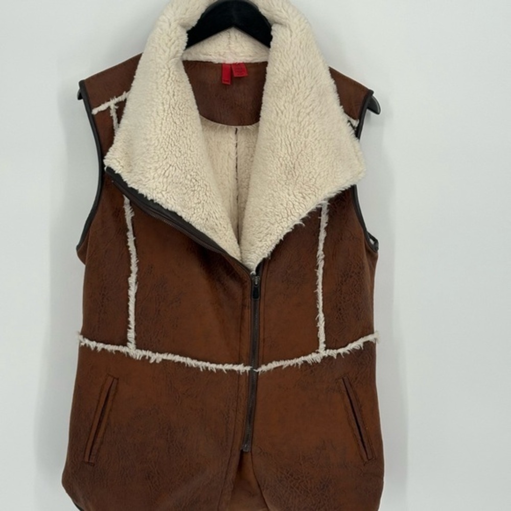 🧲 5/48 Brown faux leather Vest with Cream Shearling